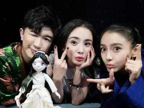 娱乐圈吃瓜文案朋友圈,揭秘明星幕后故事